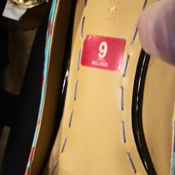 Shoes - Picture 5 of 6